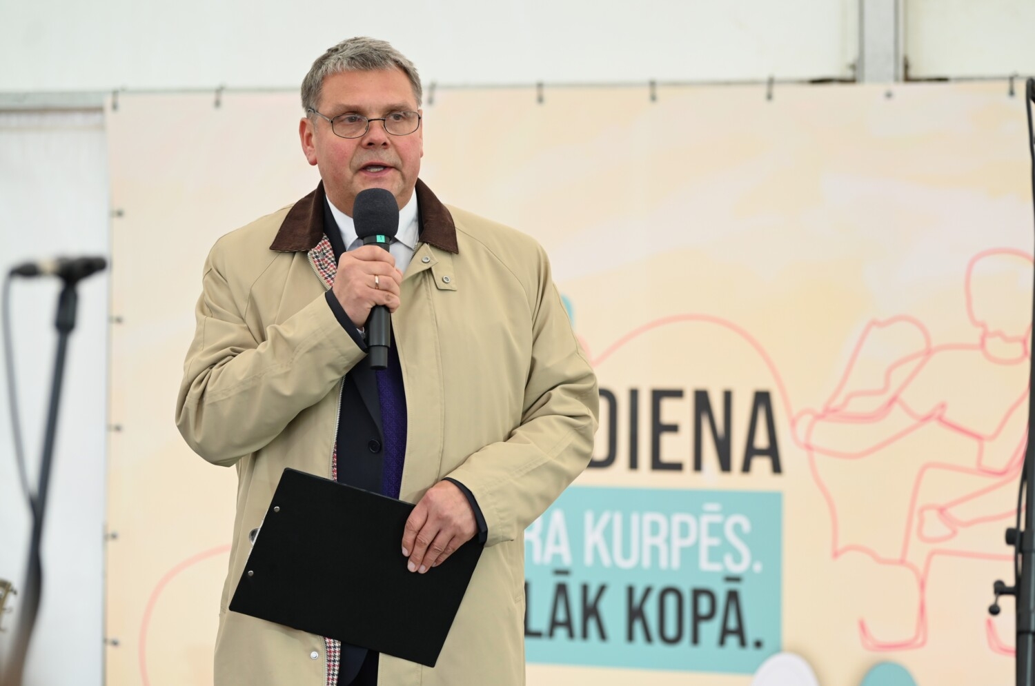 Sociālā akcija “Dažādo kurpju diena”