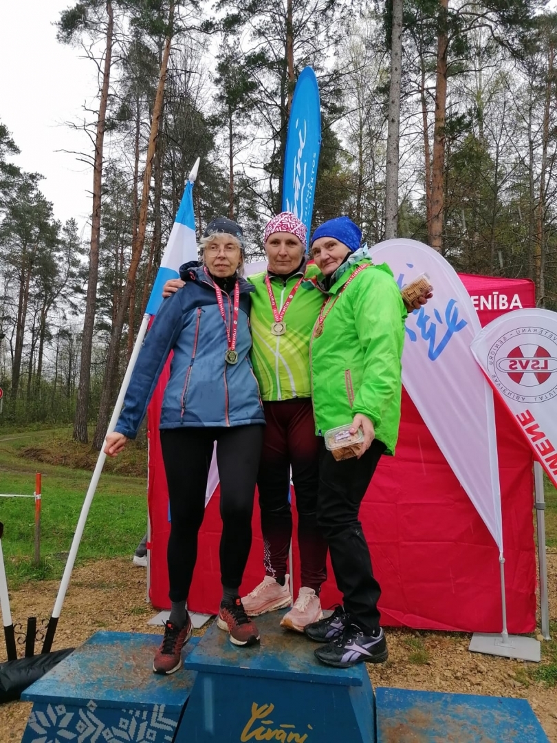 Preiļu novada sportisti guvuši vairākas medaļas Latvijas pašvaldību sporta veterānu – senioru 61. sporta spēlēs pavasara krosā un nūjošanā
