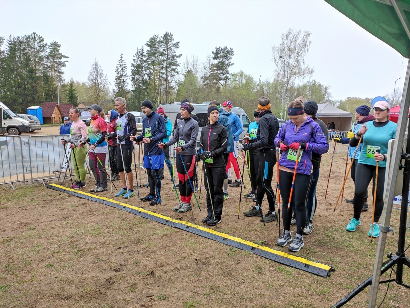 Preiļu novada sportisti guvuši vairākas medaļas Latvijas pašvaldību sporta veterānu – senioru 61. sporta spēlēs pavasara krosā un nūjošanā