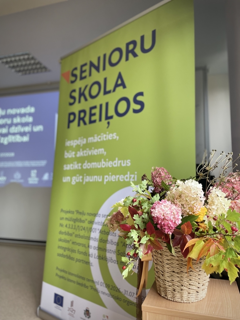 Preiļos atklāta senioru skola