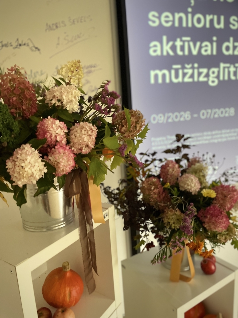 Preiļos atklāta senioru skola