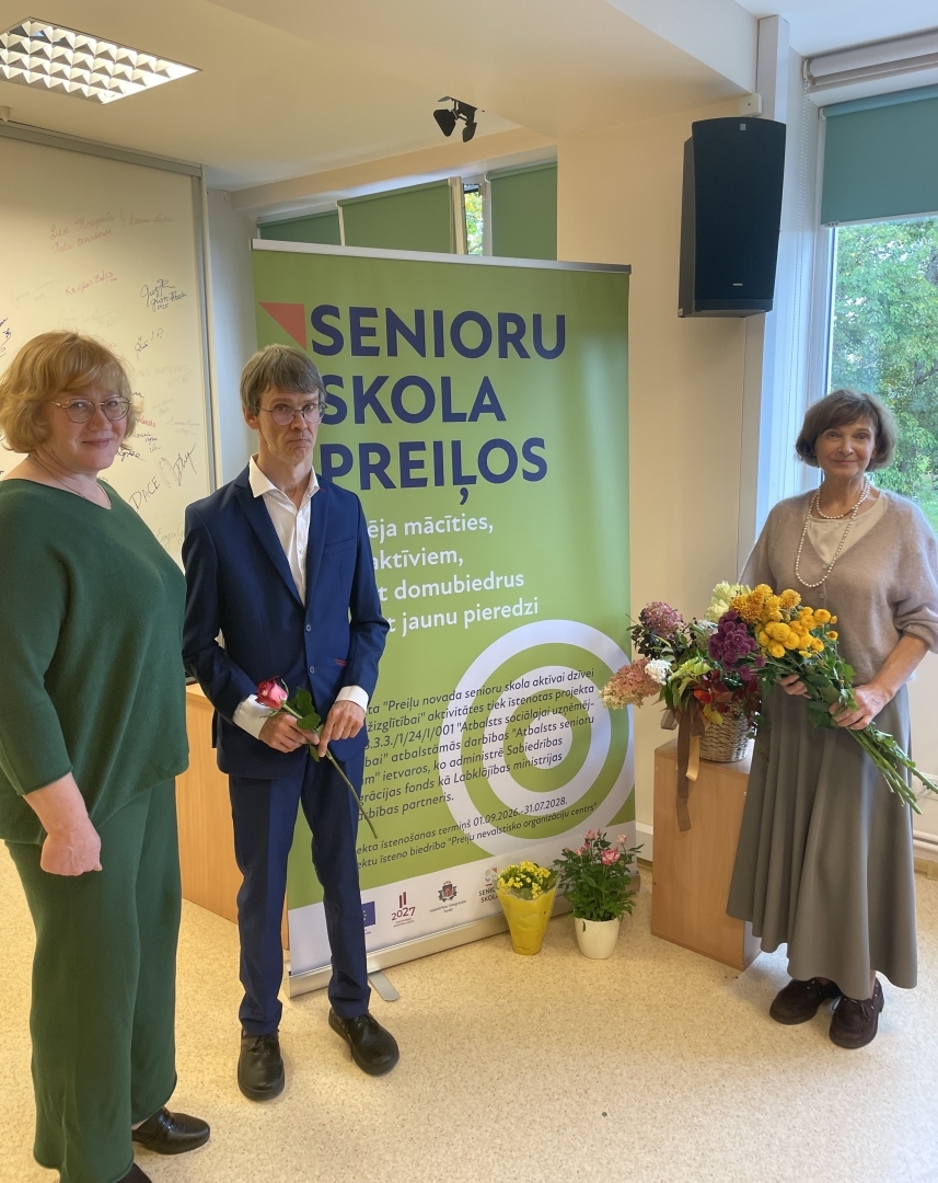 Preiļos atklāta senioru skola
