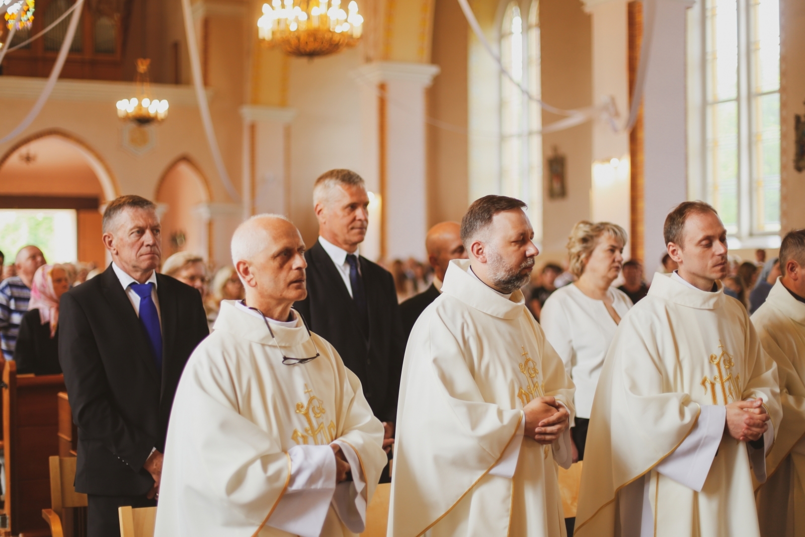 Vidsmuižas Svētā Gara Romas katoļu baznīcu apmeklē bīskaps Jānis Bulis