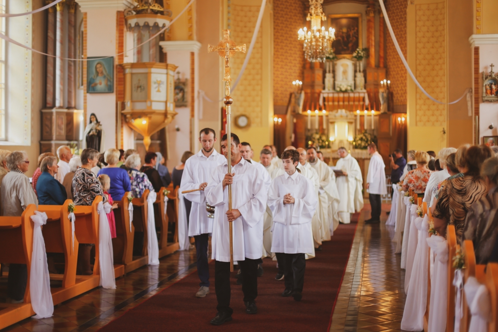 Vidsmuižas Svētā Gara Romas katoļu baznīcu apmeklē bīskaps Jānis Bulis