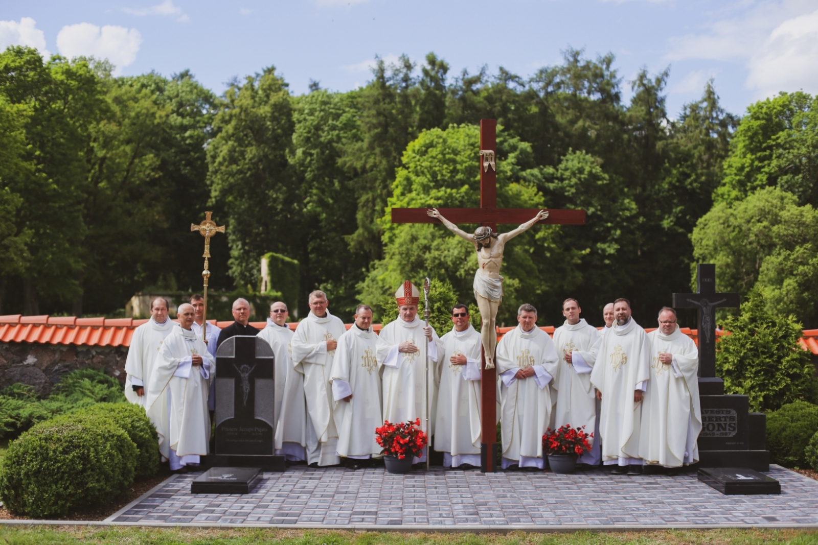Vidsmuižas Svētā Gara Romas katoļu baznīcu apmeklē bīskaps Jānis Bulis