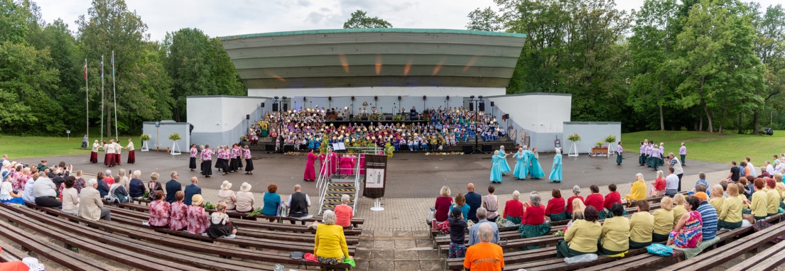 XIX Latgales novada senioru dziesmu un deju svētku festivāls “Ūgu maize”