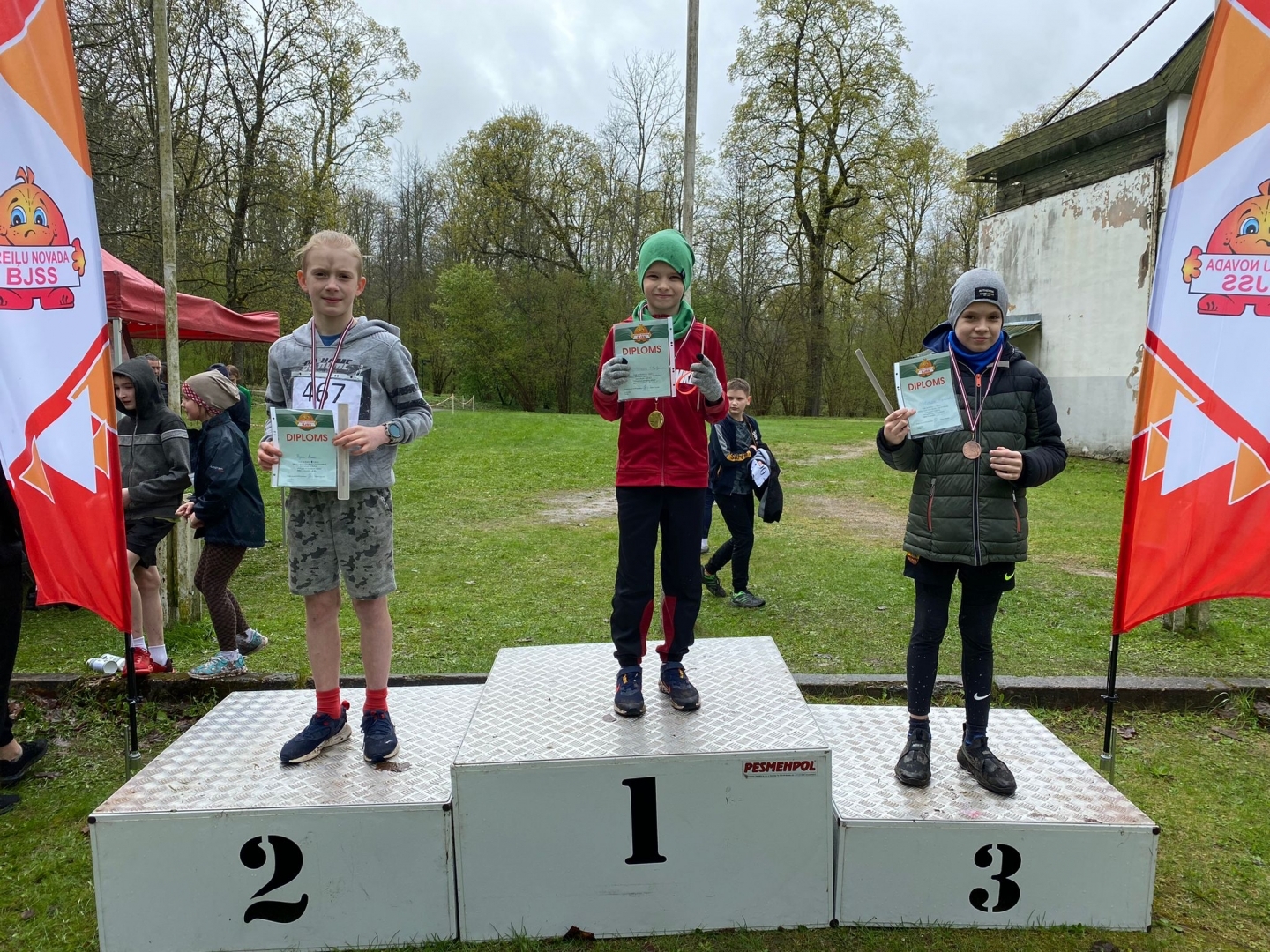 Preiļu parkā norisinājās Preiļu novada skolēnu sporta spēles pavasara krosā