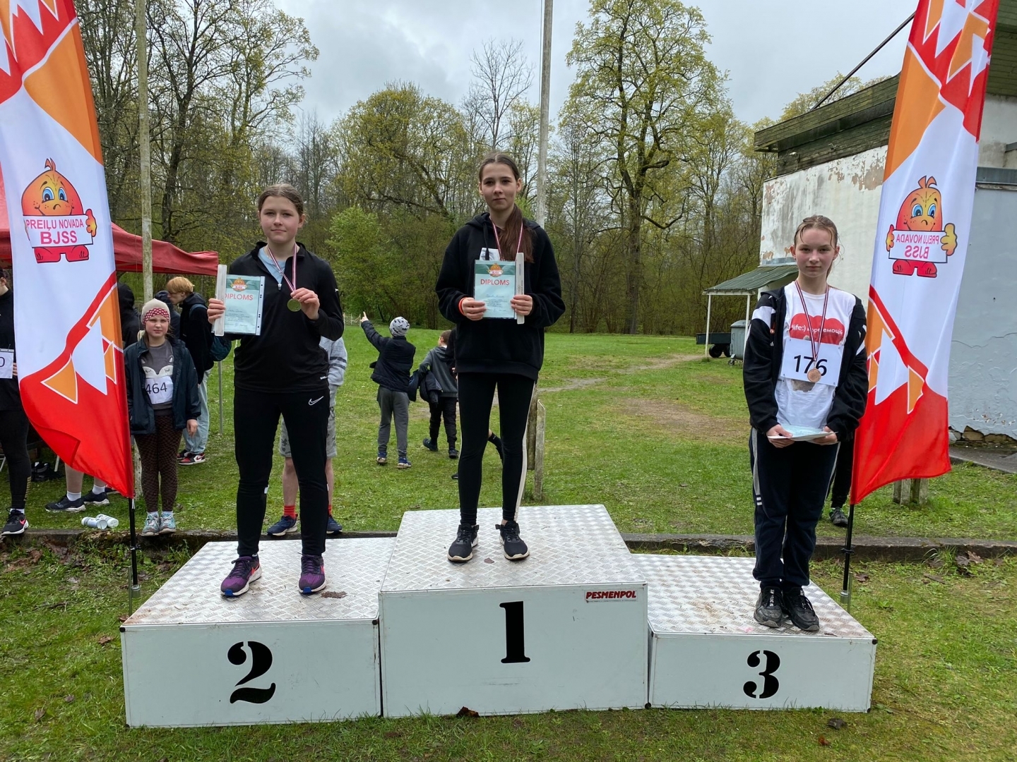 Preiļu parkā norisinājās Preiļu novada skolēnu sporta spēles pavasara krosā