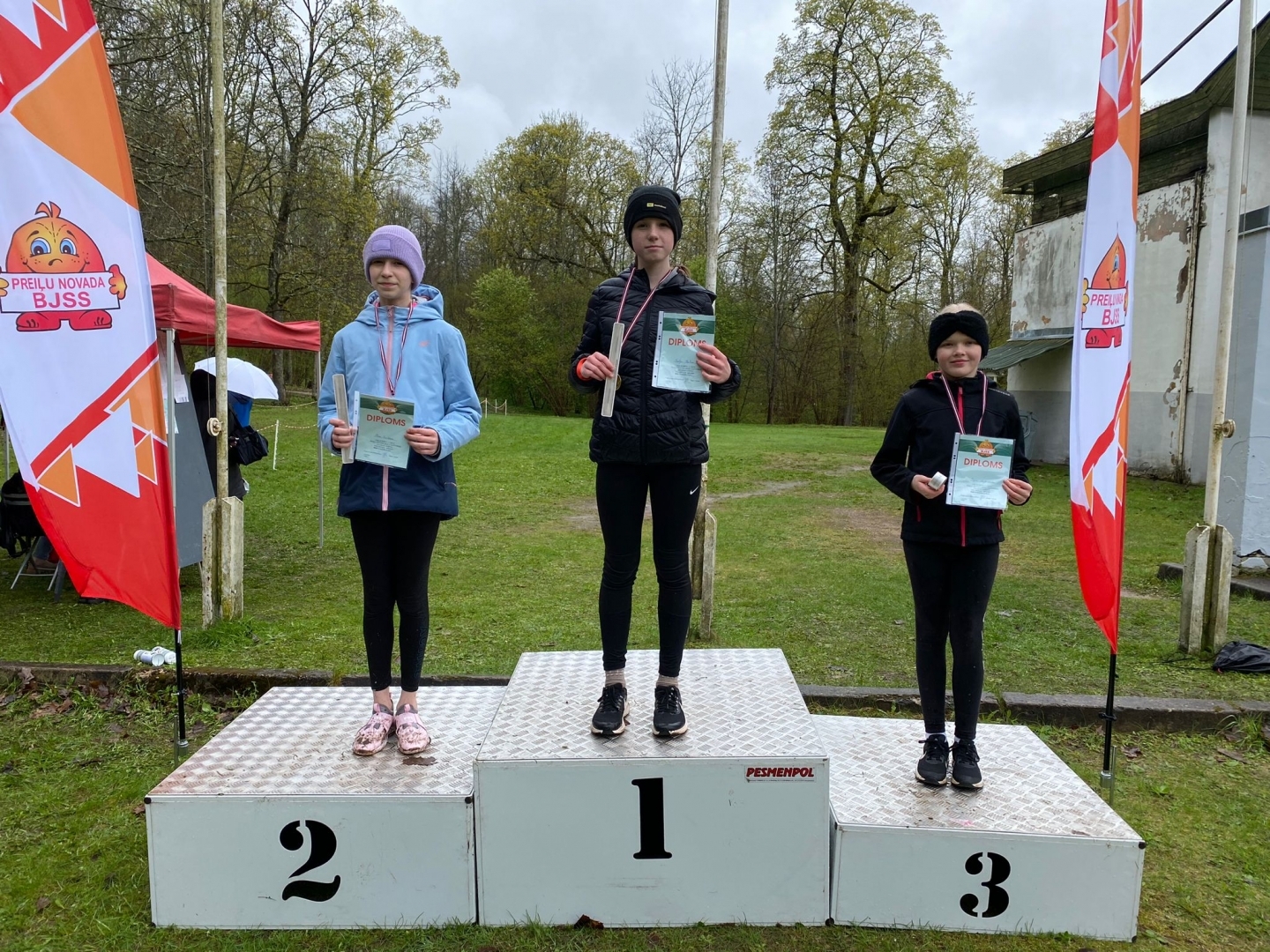 Preiļu parkā norisinājās Preiļu novada skolēnu sporta spēles pavasara krosā