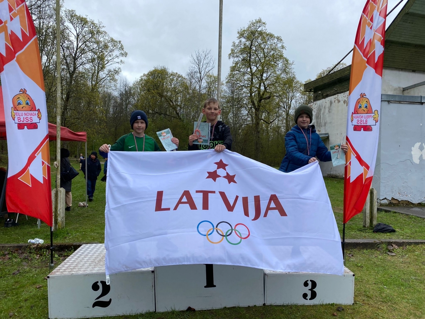 Preiļu parkā norisinājās Preiļu novada skolēnu sporta spēles pavasara krosā