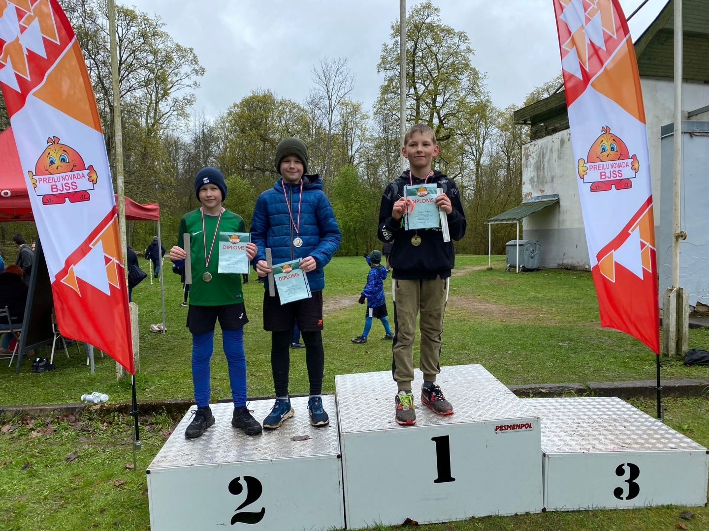 Preiļu parkā norisinājās Preiļu novada skolēnu sporta spēles pavasara krosā