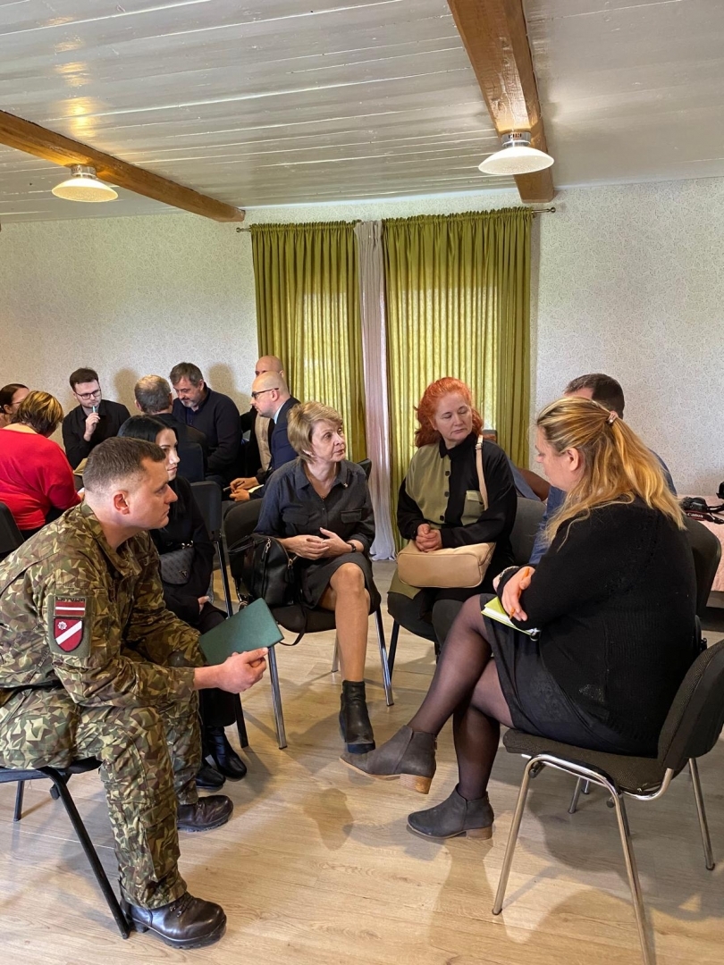 Preiļu pagasta “Dzeņu mājās” aizvadīta Līderu akadēmijas trešā mācību diena, kuras tēma bija “Krīzes komunikācijas veiksme - proaktīva sagatavošanās”
