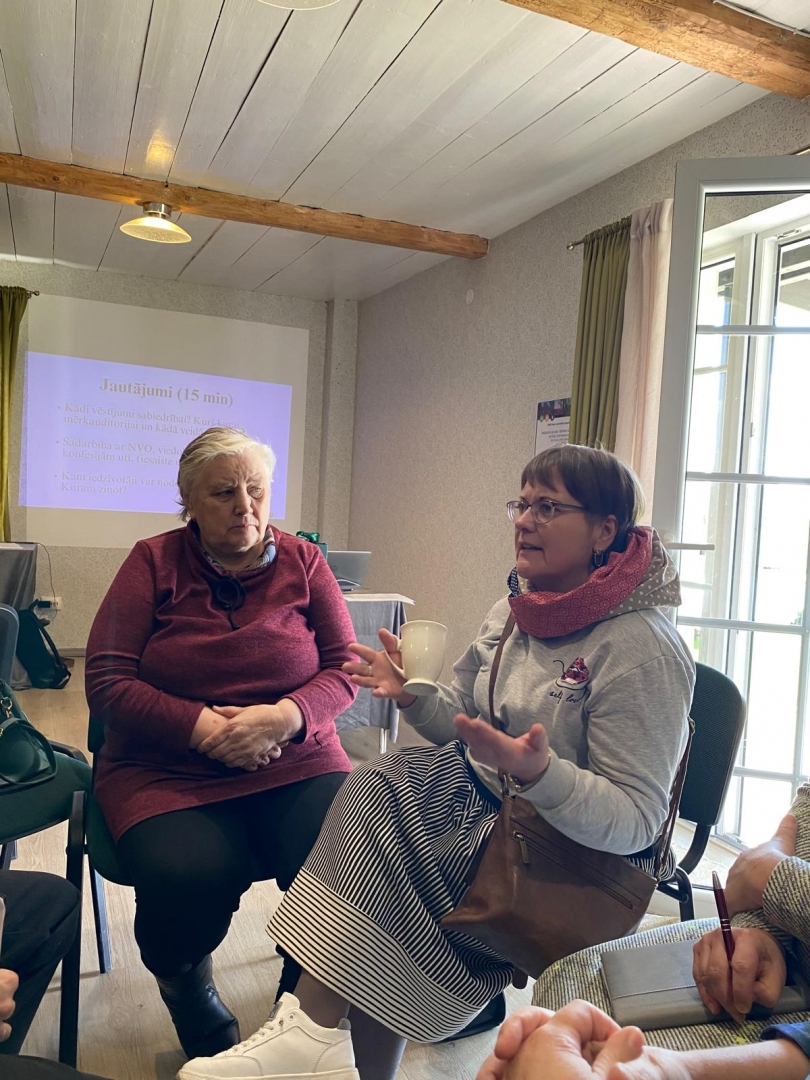 Preiļu pagasta “Dzeņu mājās” aizvadīta Līderu akadēmijas trešā mācību diena, kuras tēma bija “Krīzes komunikācijas veiksme - proaktīva sagatavošanās”