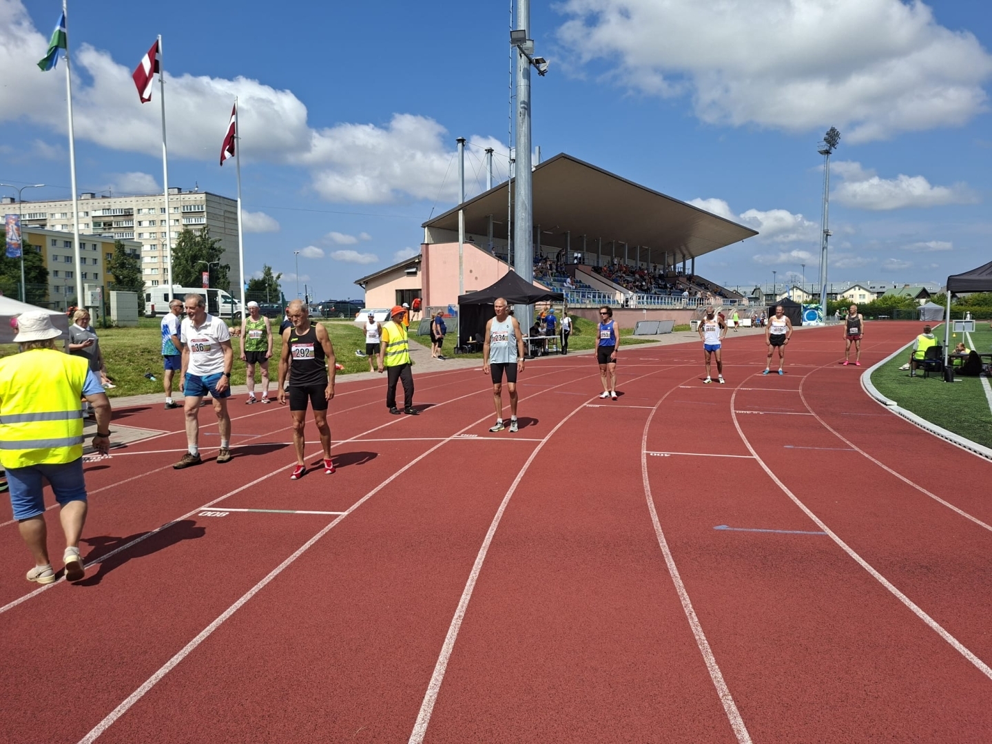 Preiļu novada vecmeistariem 14 medaļas LSVS 63. sporta spēlēs vieglatlētikā