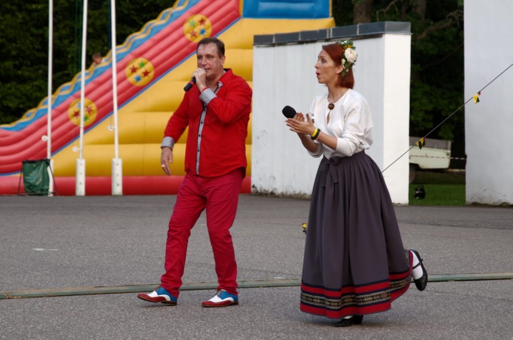 festivals-latgales-slagermuzikas-parade-2019-preilos-foto-gunars-vilcans-012-1024x678.jpg