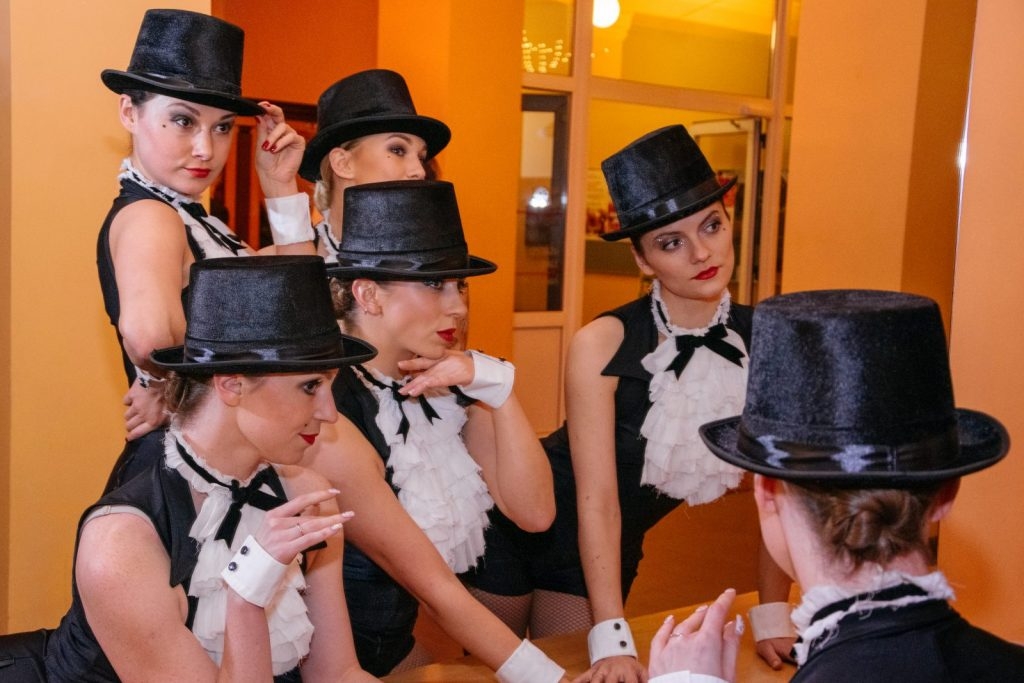 gada-liela-balle-cabaret-nakts-pieskariens-foto-lauris-uzulniks-056-1024x683.jpg