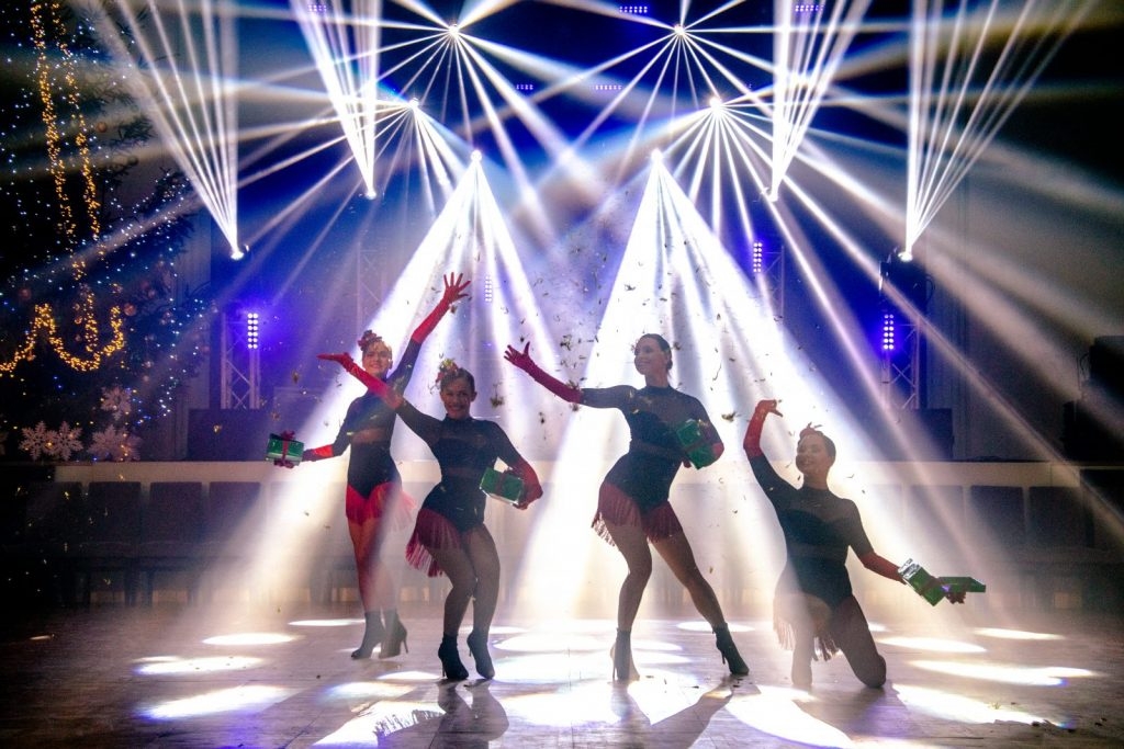 gada-liela-balle-cabaret-nakts-pieskariens-foto-lauris-uzulniks-085-1024x683.jpg