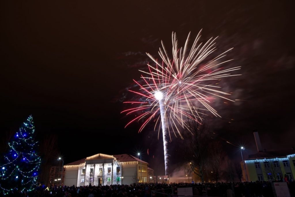 jauna-2019-gada-sagaidisana-un-svetku-saluts-preilos-foto-gunars-vilcans-023-1024x683.jpg