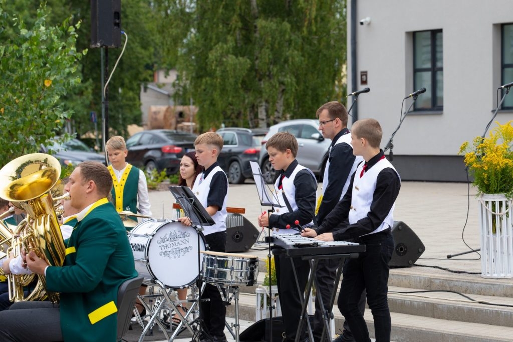 jauniesu-puteju-orkestris-un-svetku-banitis-foto-v-agurjanovs-023-1024x683.jpg