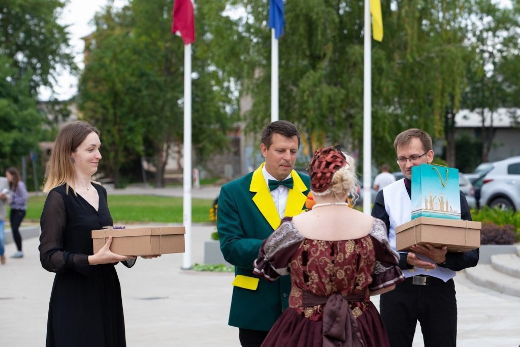 jauniesu-puteju-orkestris-un-svetku-banitis-foto-v-agurjanovs-029-1024x683.jpg