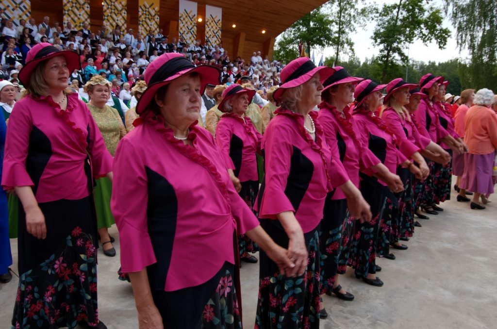 latgales-novada-17-senioru-dziesmu-un-deju-festivals-135-1024x678.jpg