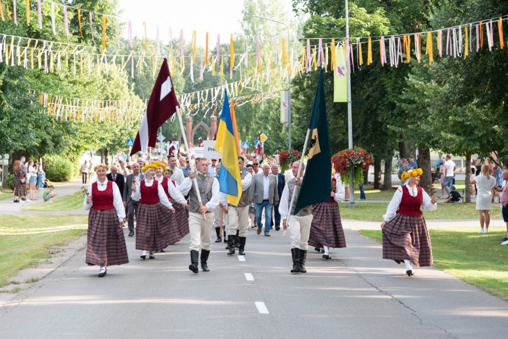 preilu-novada-svetku-gajiens-foto-l-uzulniks-001-1024x684.jpg
