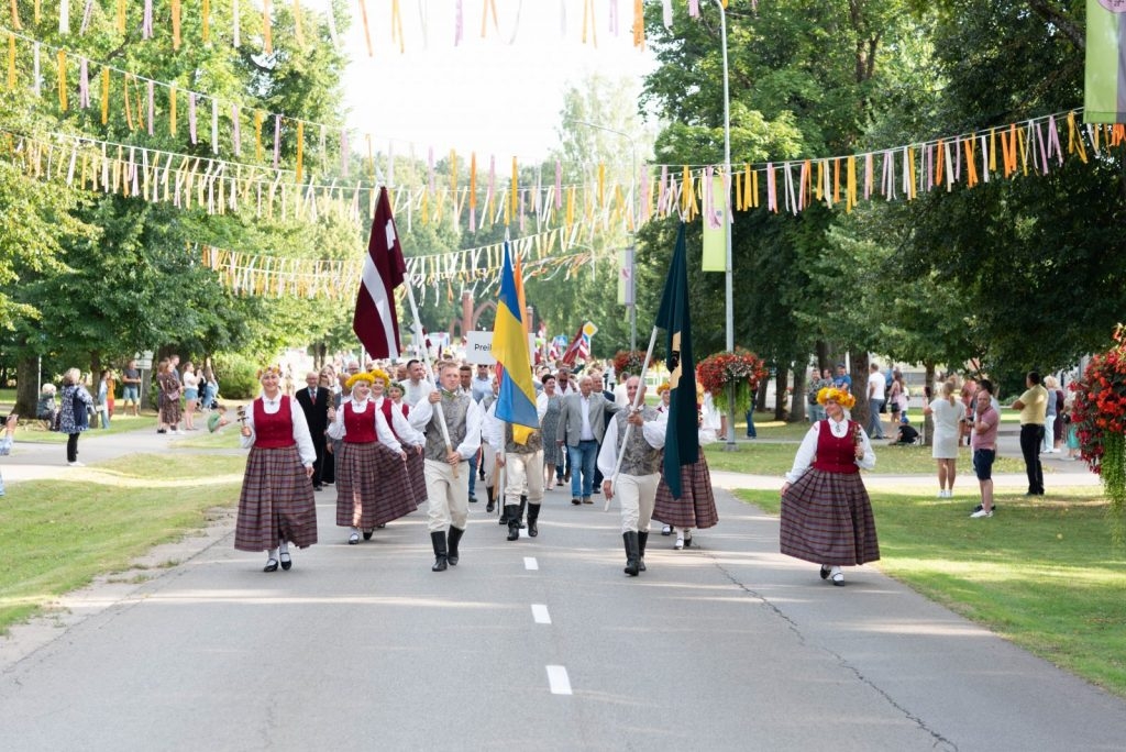 preilu-novada-svetku-gajiens-foto-l-uzulniks-002-1024x684.jpg