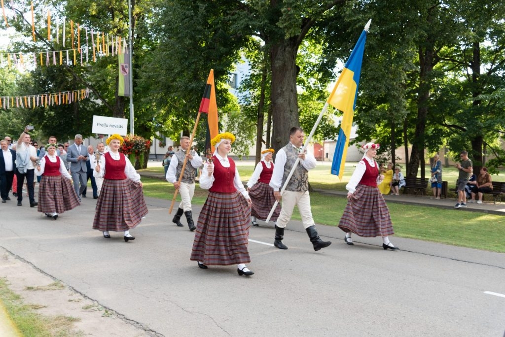 preilu-novada-svetku-gajiens-foto-l-uzulniks-007-1024x684.jpg