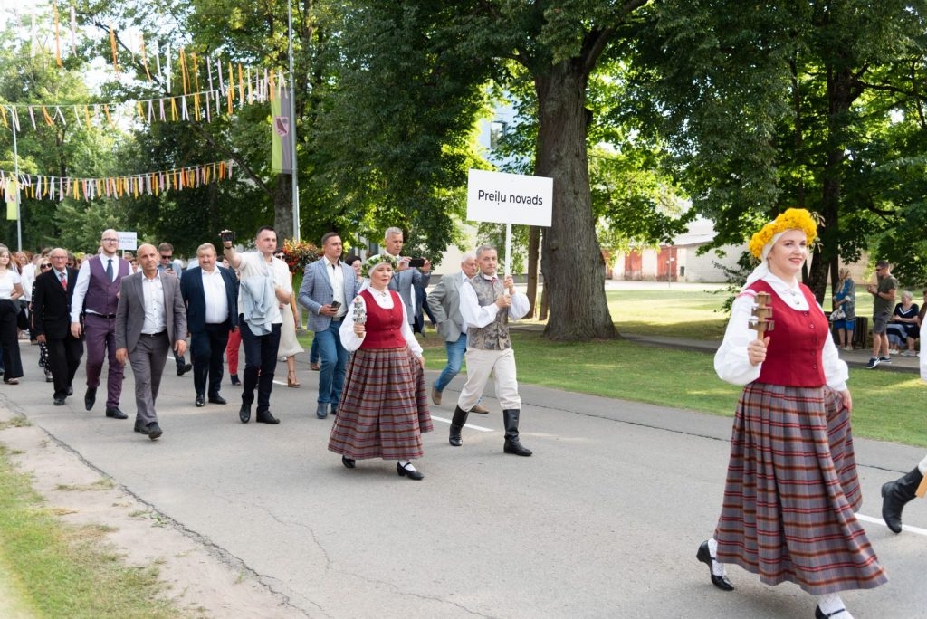 preilu-novada-svetku-gajiens-foto-l-uzulniks-008-1024x684.jpg