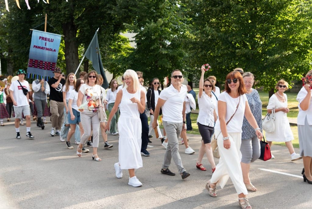 preilu-novada-svetku-gajiens-foto-l-uzulniks-025-1024x684.jpg
