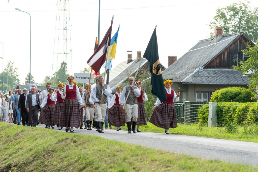 preilu-novada-svetku-gajiens-foto-l-uzulniks-063-1024x684.jpg