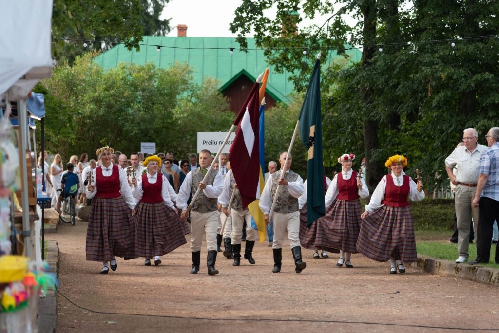 preilu-novada-svetku-gajiens-foto-l-uzulniks-064-1024x684.jpg