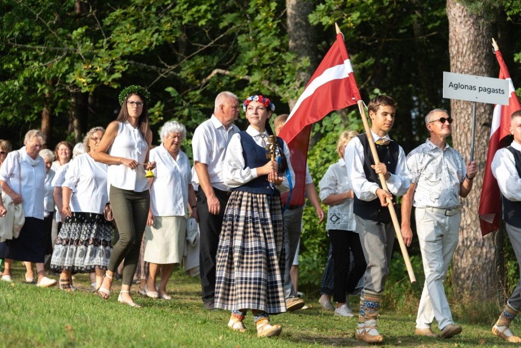 preilu-novada-svetku-gajiens-foto-l-uzulniks-073-1024x684.jpg