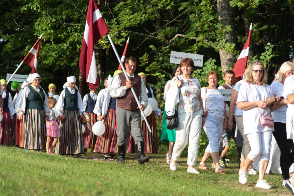 preilu-novada-svetku-gajiens-foto-l-uzulniks-074-1024x684.jpg