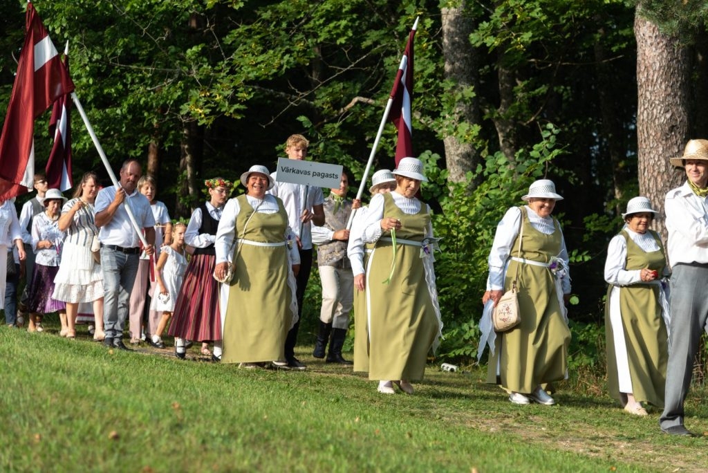 preilu-novada-svetku-gajiens-foto-l-uzulniks-086-1024x684.jpg