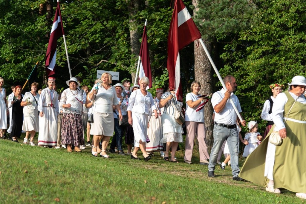preilu-novada-svetku-gajiens-foto-l-uzulniks-087-1024x684.jpg
