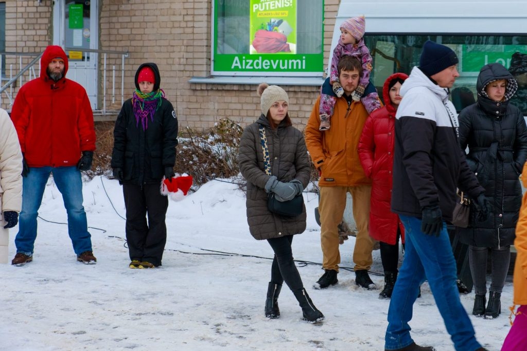 preilu-pilsetas-egles-iedegsanas-pasakums-ziemassvetku-putekli-foto-v-agurjanovs-006-1024x683.jpg