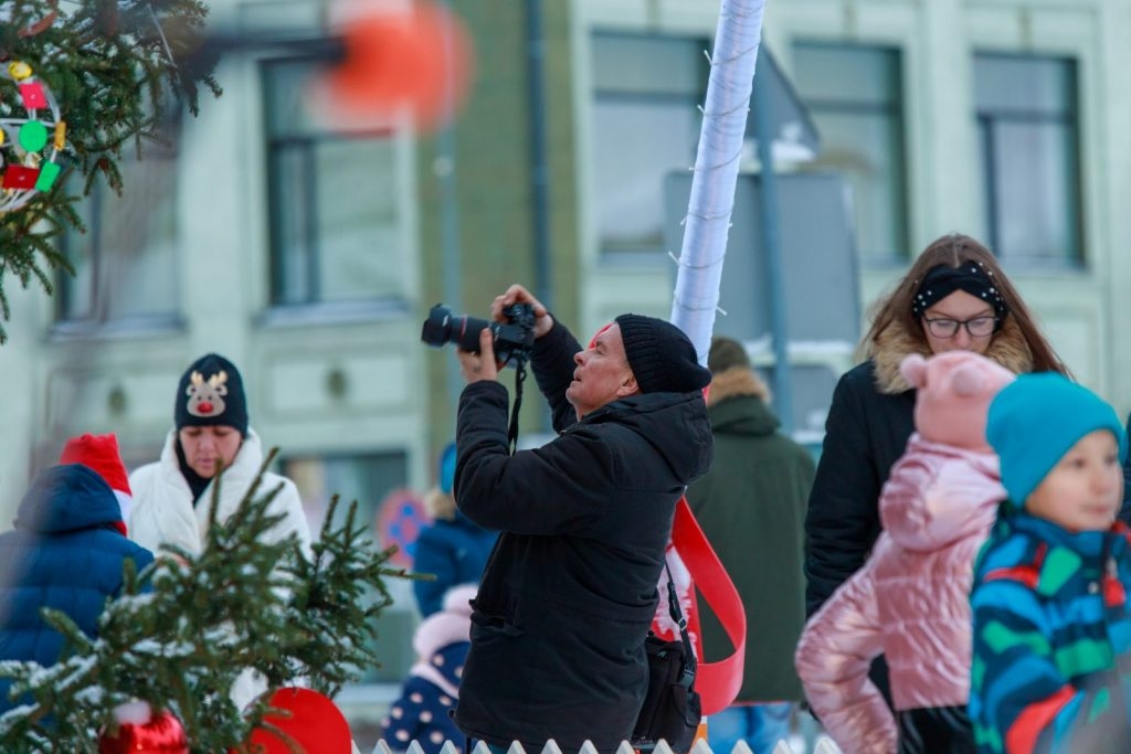 preilu-pilsetas-egles-iedegsanas-pasakums-ziemassvetku-putekli-foto-v-agurjanovs-059-1024x683.jpg