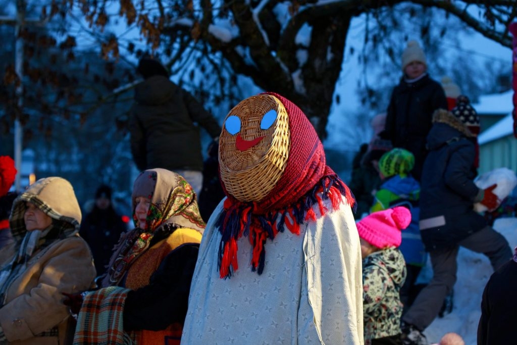 preilu-pilsetas-egles-iedegsanas-pasakums-ziemassvetku-putekli-foto-v-agurjanovs-084-1024x683.jpg