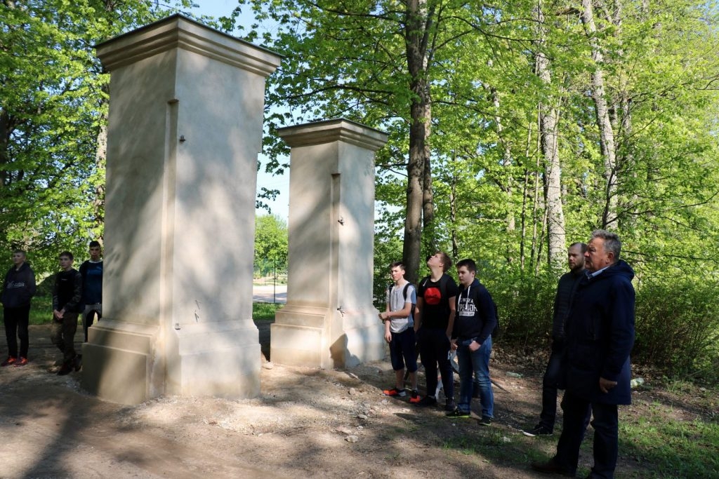 restauracijas-apmacibas-meistarklase-preilu-parka-foto-jolanta-upeniece-024-1024x683.jpg