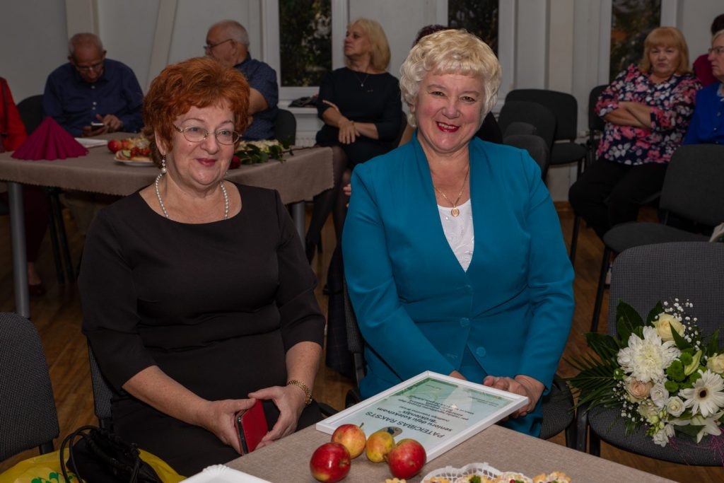 senioru-deju-kolektiva-bruklenajs-20-gadu-jubilejas-koncerts-foto-v-agurjanovs-002-1024x683.jpg
