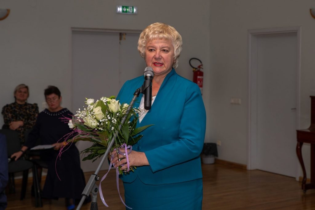 senioru-deju-kolektiva-bruklenajs-20-gadu-jubilejas-koncerts-foto-v-agurjanovs-014-1024x682.jpg