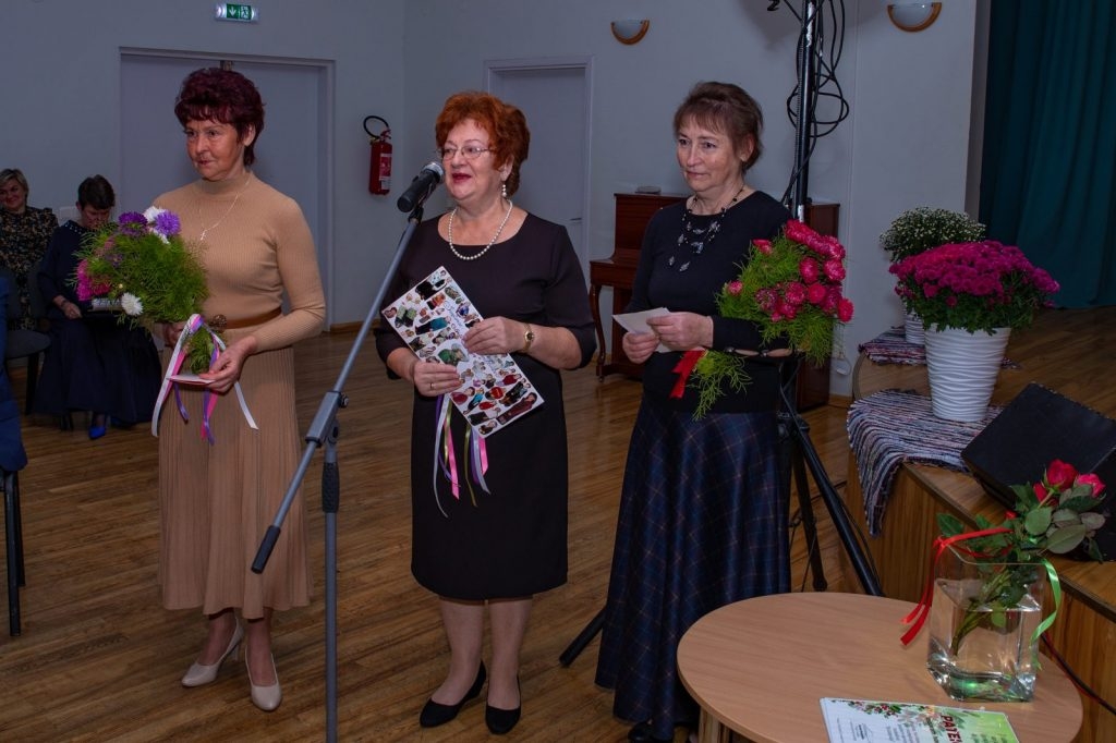 senioru-deju-kolektiva-bruklenajs-20-gadu-jubilejas-koncerts-foto-v-agurjanovs-041-1024x682.jpg