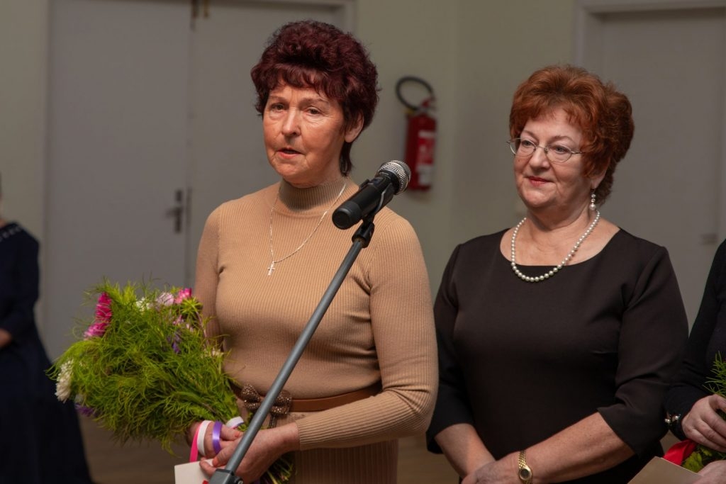 senioru-deju-kolektiva-bruklenajs-20-gadu-jubilejas-koncerts-foto-v-agurjanovs-043-1024x683.jpg