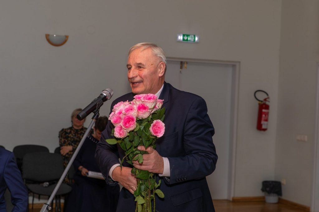 senioru-deju-kolektiva-bruklenajs-20-gadu-jubilejas-koncerts-foto-v-agurjanovs-045-1024x683.jpg