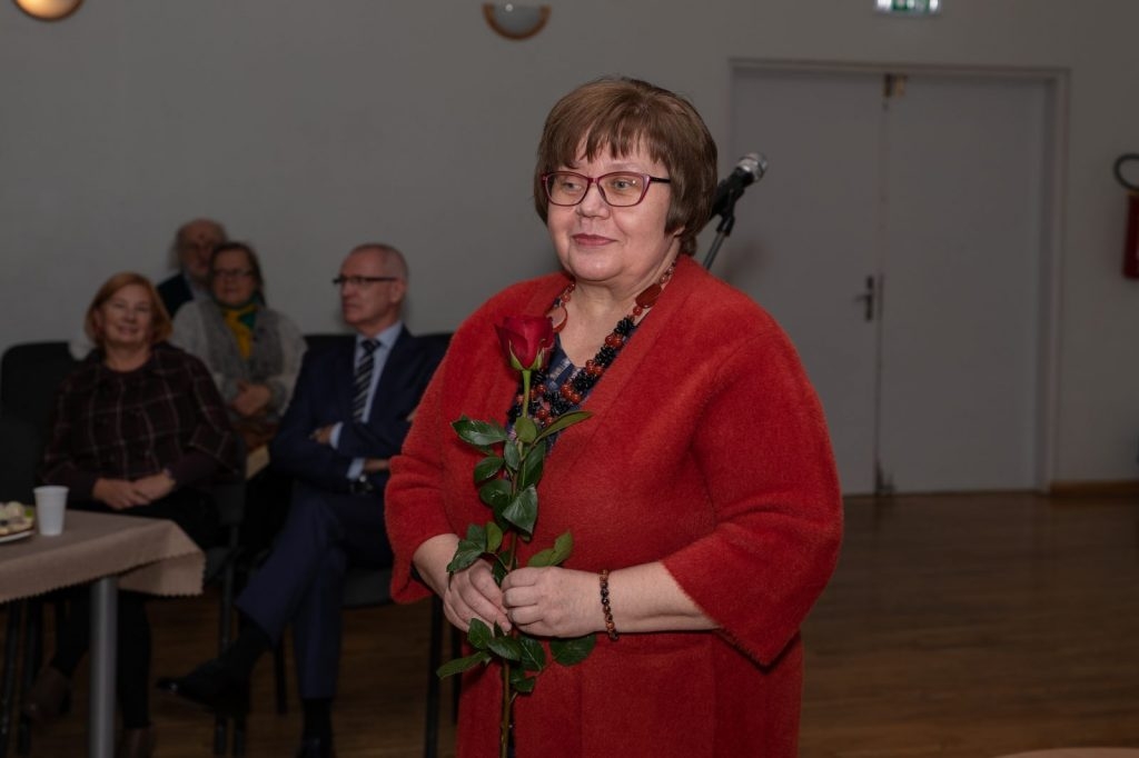 senioru-deju-kolektiva-bruklenajs-20-gadu-jubilejas-koncerts-foto-v-agurjanovs-049-1024x682.jpg
