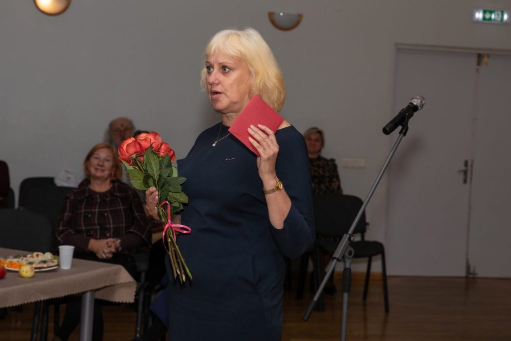 senioru-deju-kolektiva-bruklenajs-20-gadu-jubilejas-koncerts-foto-v-agurjanovs-050-1024x683.jpg