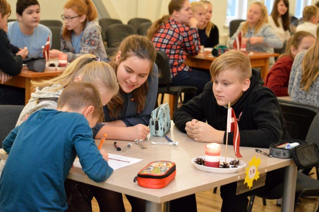 spele-konkurss-mana-latvija-preilu-1-pamatskola-foto-ieva-babre-012-1024x681.jpg
