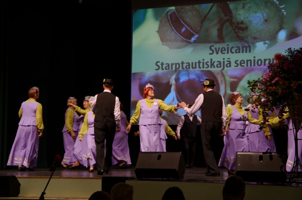 starptautiskajai-senioru-dienai-veltits-sarikojums-foto-gunars-vilcans-046-1024x678.jpg