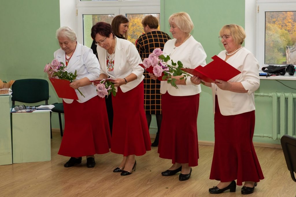 vokala-ansambla-rjabinuska-26-gadu-jubilejas-pasakums-foto-v-agurjanovs-092-1024x683.jpg